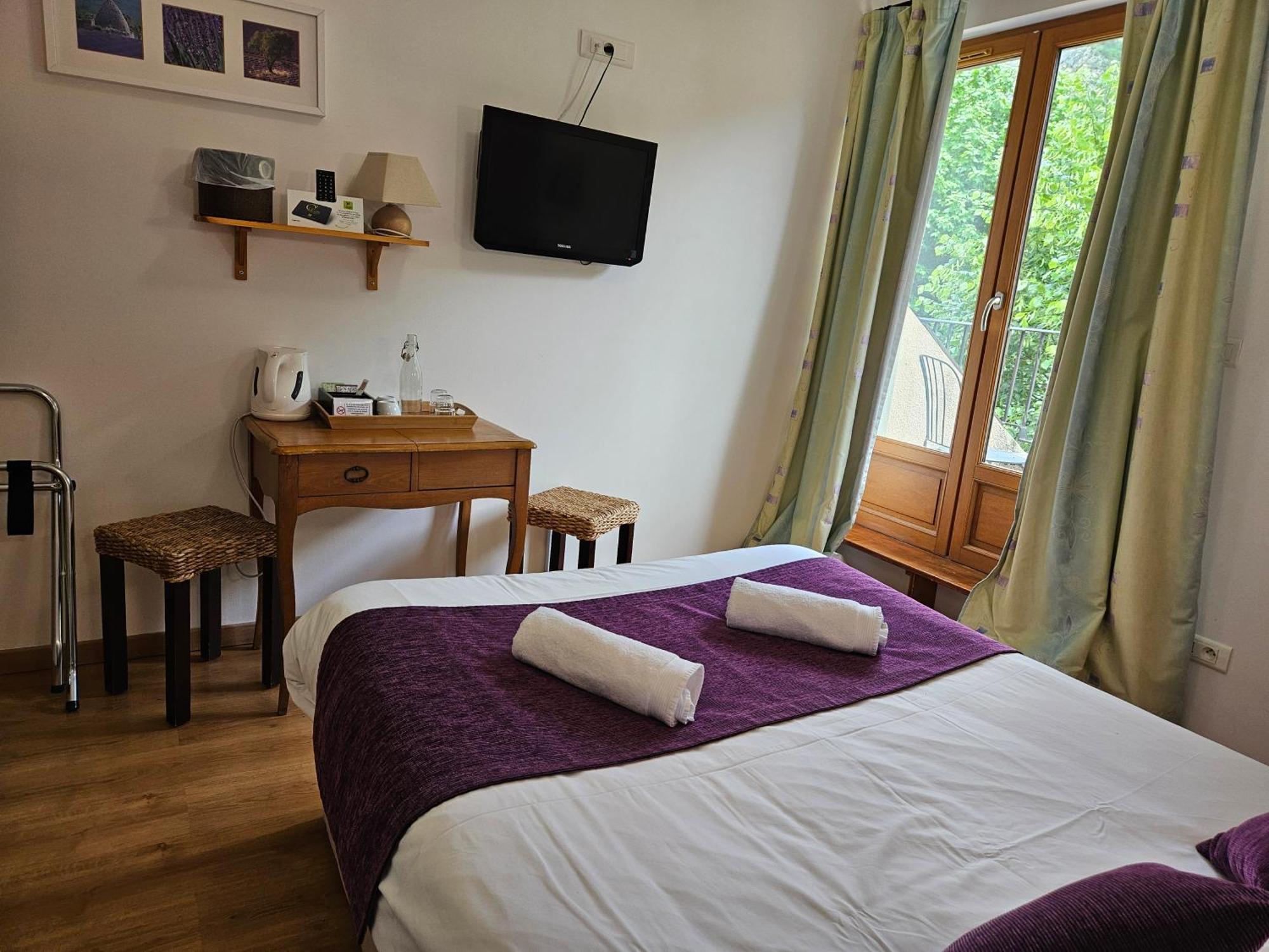 Hotel Le Mont Barral Creyers ภายนอก รูปภาพ