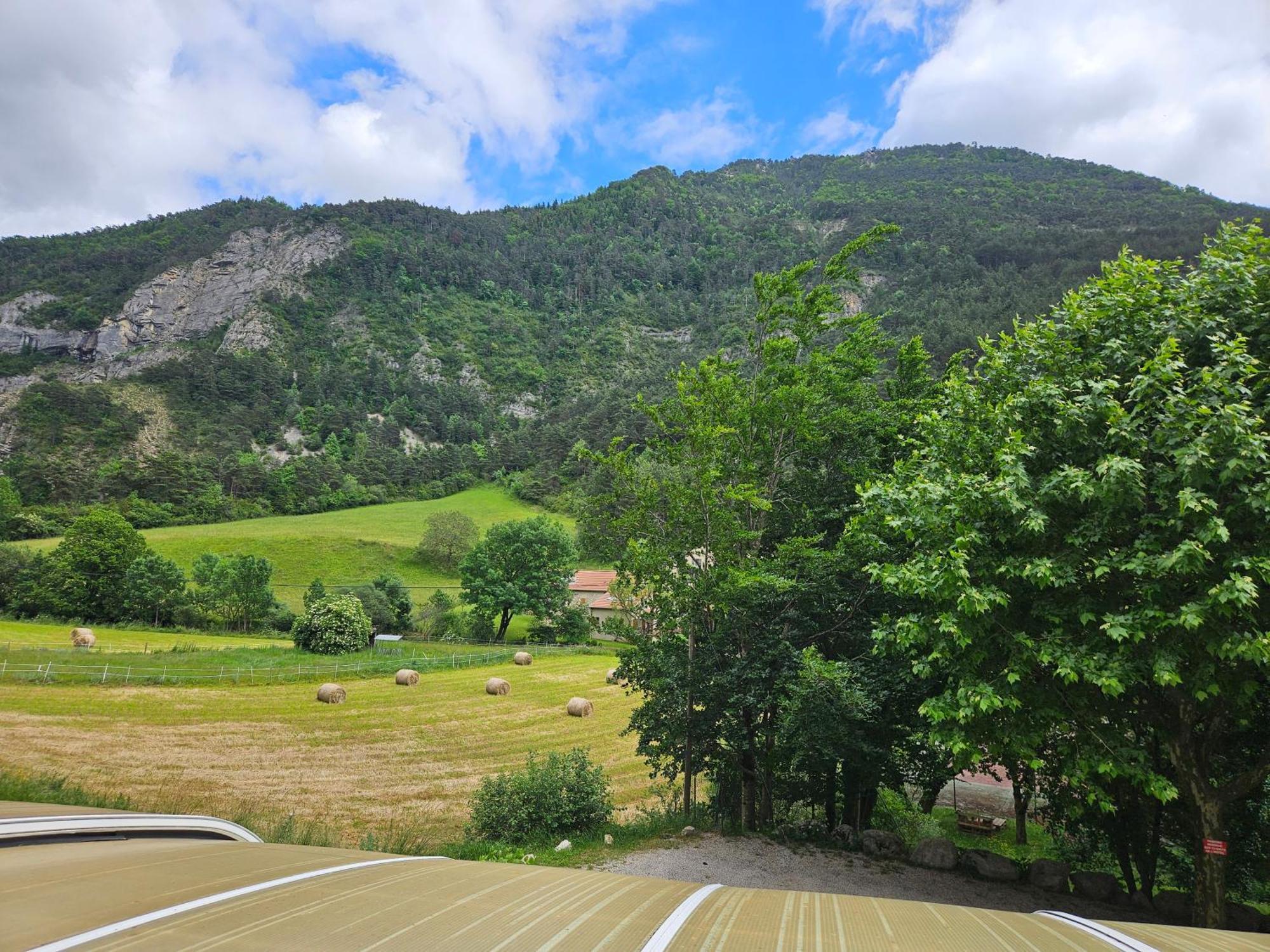 Hotel Le Mont Barral Creyers ภายนอก รูปภาพ