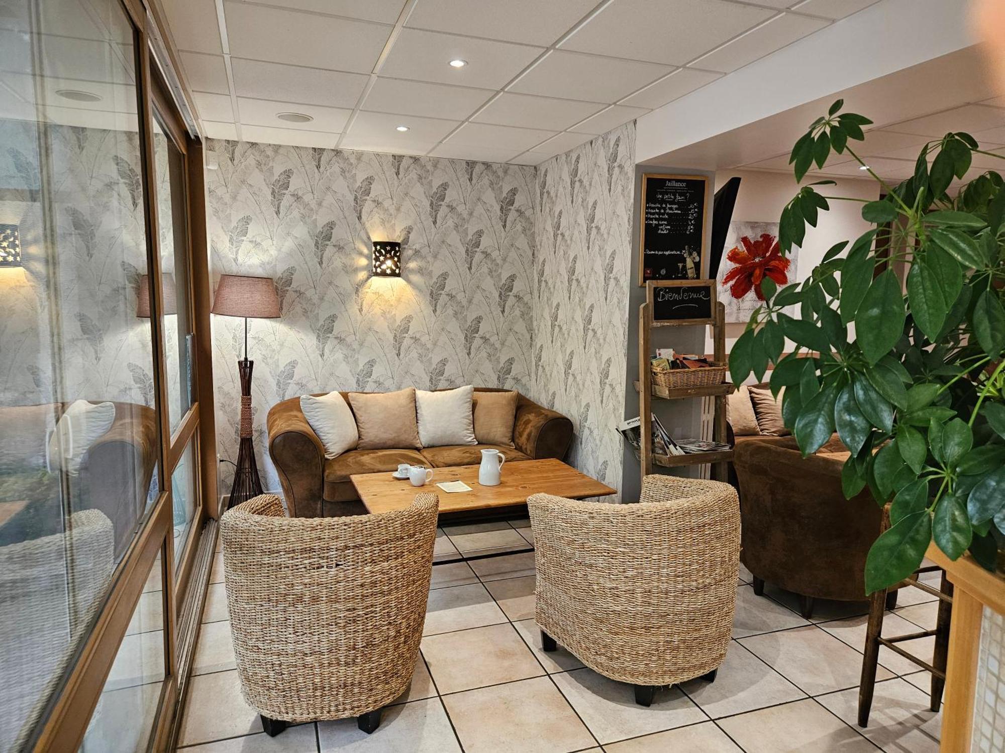 Hotel Le Mont Barral Creyers ภายนอก รูปภาพ